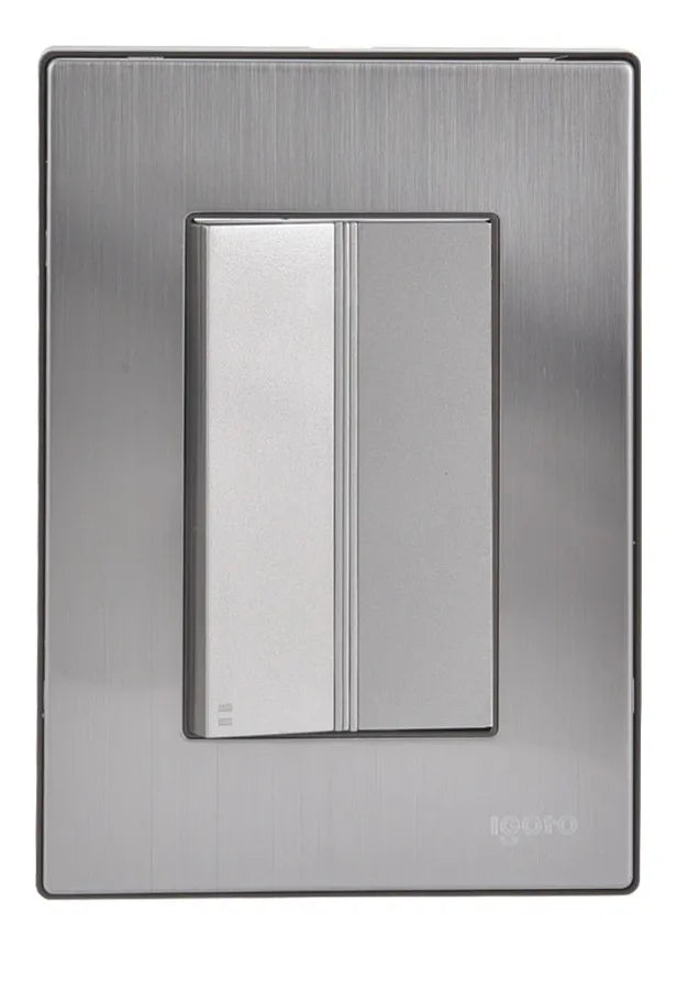 Placa Armada Con 1 Apagador Escalera De 3 Módulos Color Plata iGoto