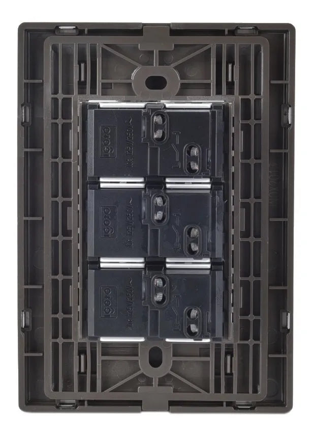 Apagador Triple Placa Acero Inox 125v 15A Igoto Color Plata
